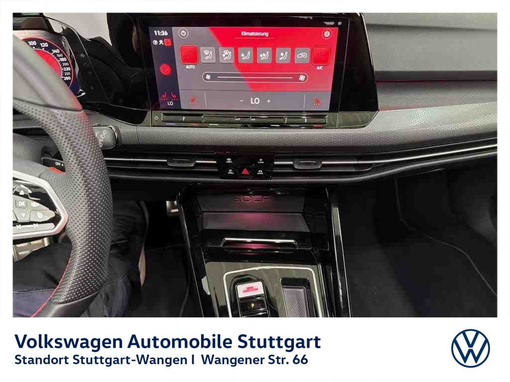 Volkswagen Golf 2023 г. Чёрный, пробег 24262 км
