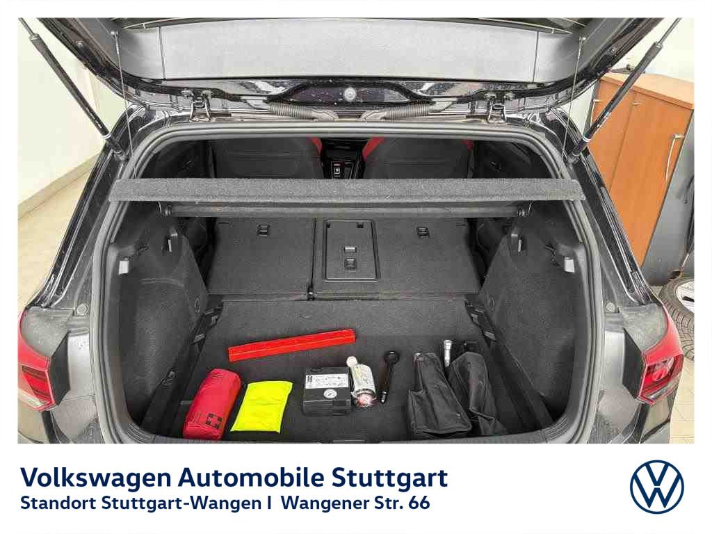 Volkswagen Golf 2023 г. Чёрный, пробег 24262 км