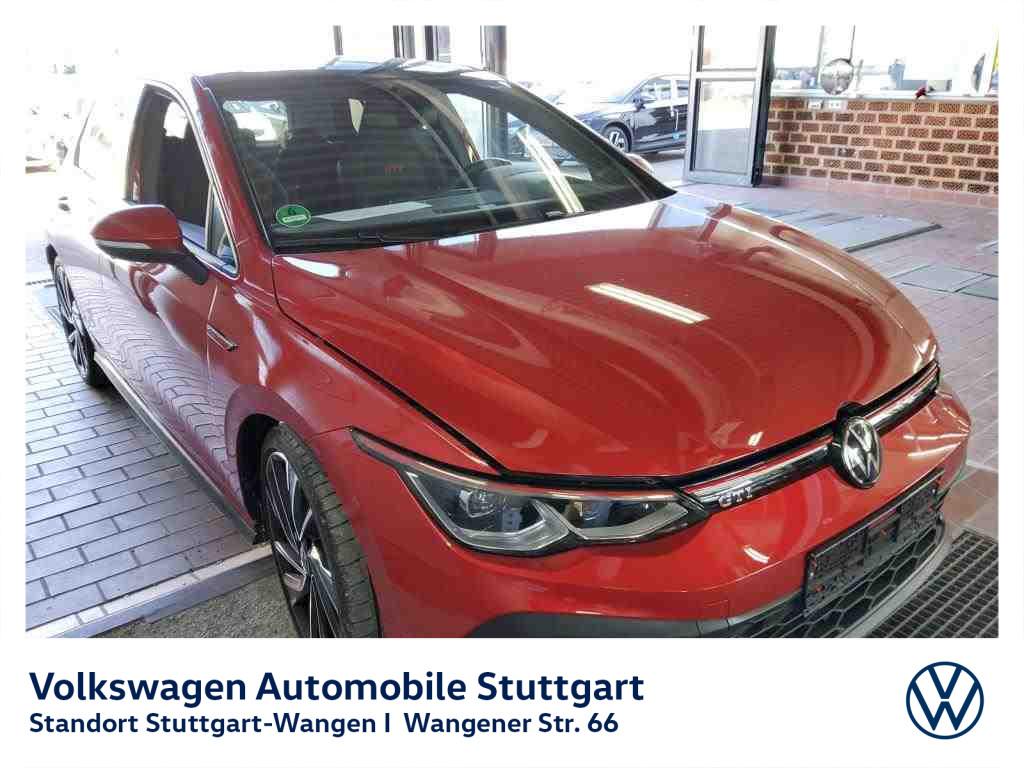 Volkswagen Golf 2023 г. Красный, пробег 31488 км