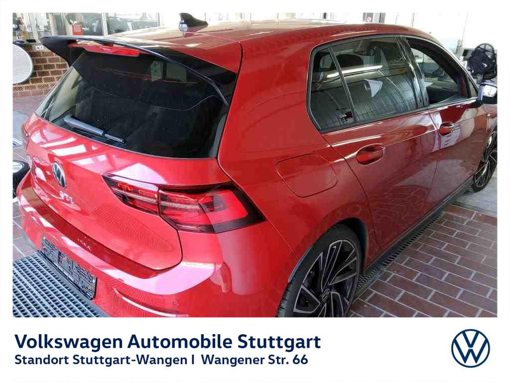 Volkswagen Golf 2023 г. Красный, пробег 31488 км