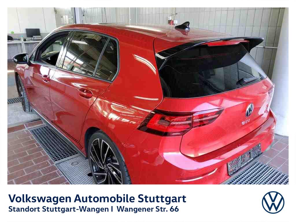 Volkswagen Golf 2023 г. Красный, пробег 31488 км