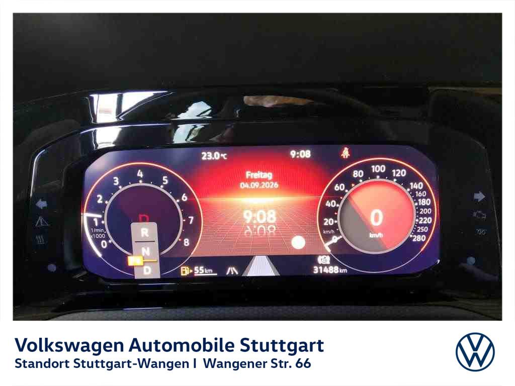 Volkswagen Golf 2023 г. Красный, пробег 31488 км