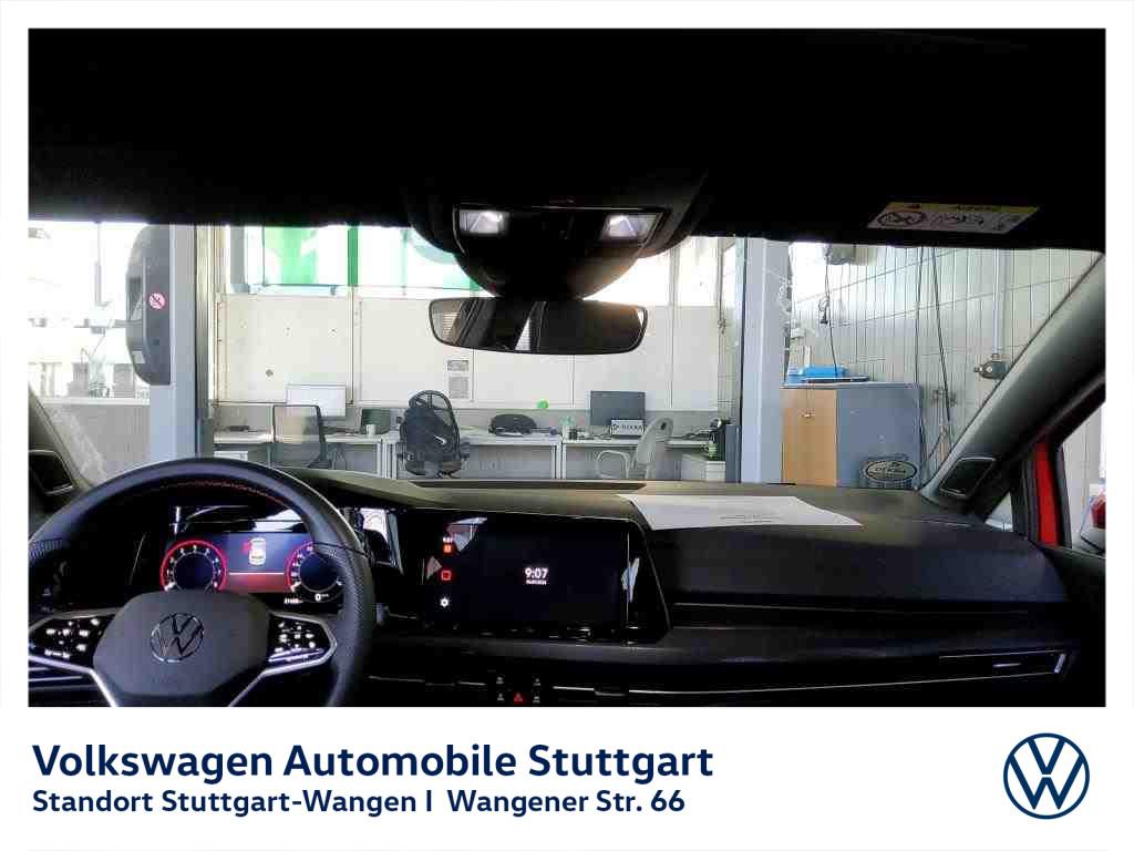 Volkswagen Golf 2023 г. Красный, пробег 31488 км