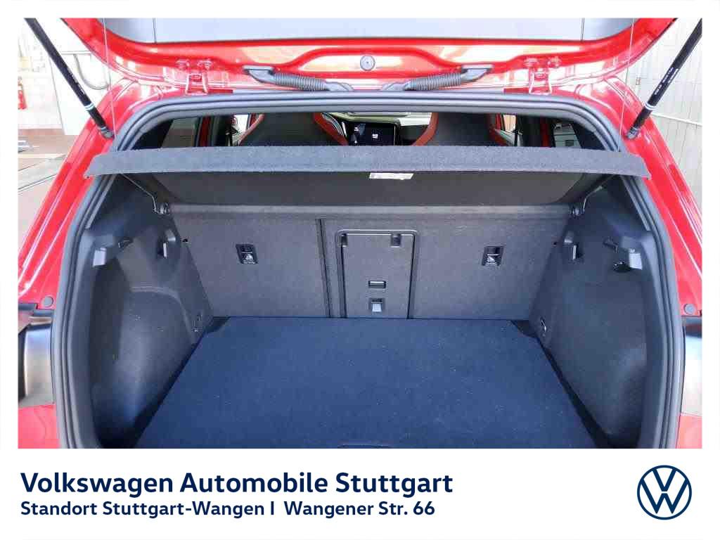 Volkswagen Golf 2023 г. Красный, пробег 31488 км