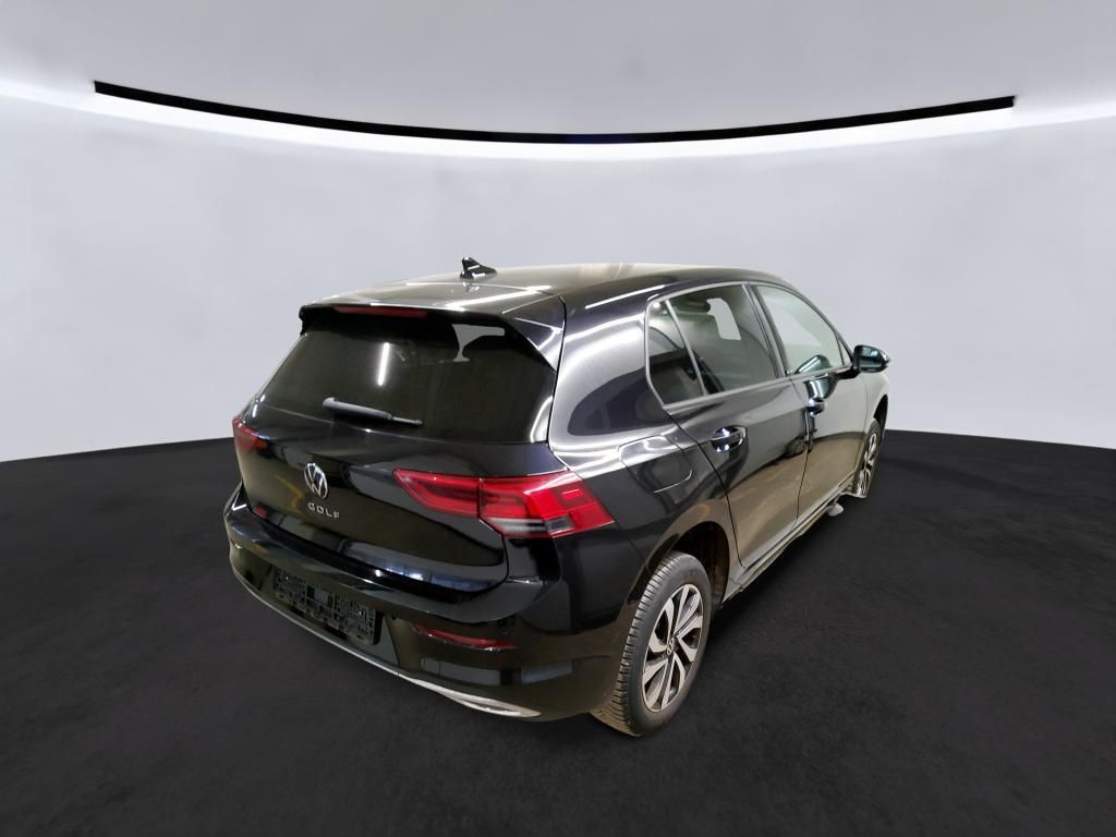 Volkswagen Golf 2023 г. Чёрный, пробег 57223 км