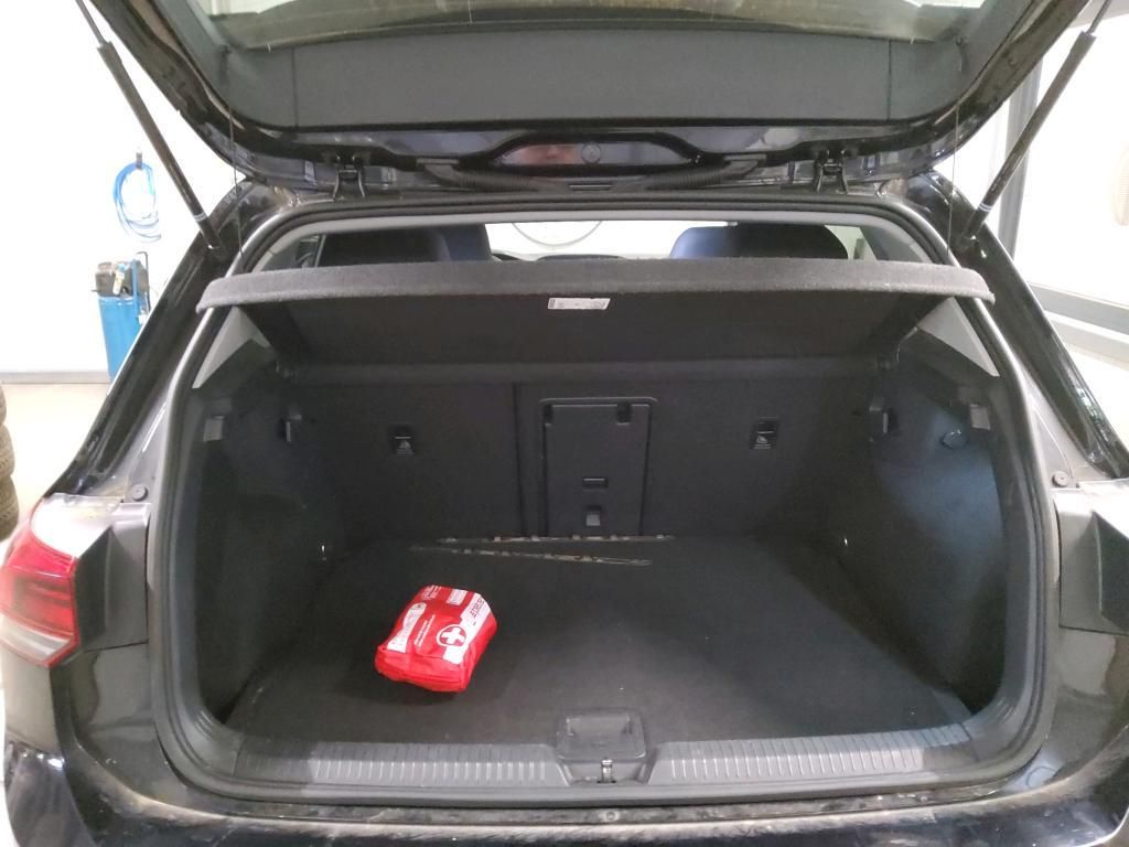 Volkswagen Golf 2023 г. Чёрный, пробег 57223 км