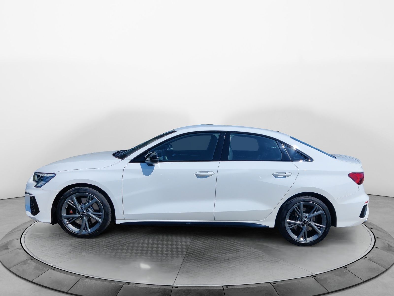 Audi S3 2023 г. Белый, пробег 48300 км