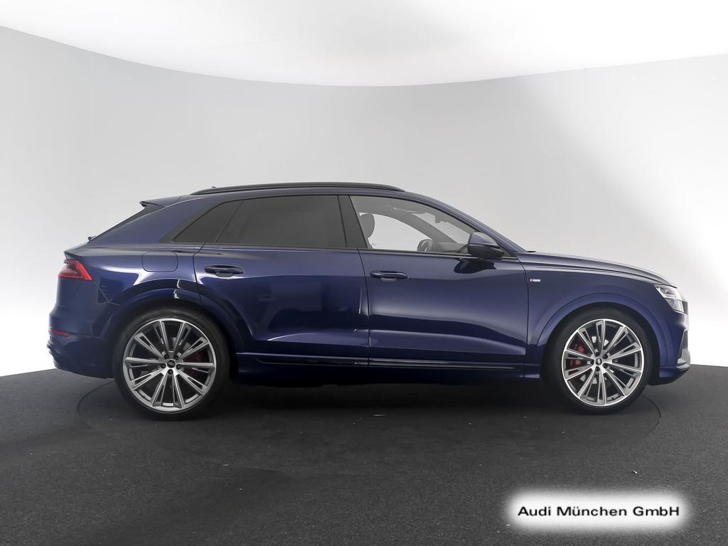 Audi Q8 2022 г. Синий, пробег 53809 км