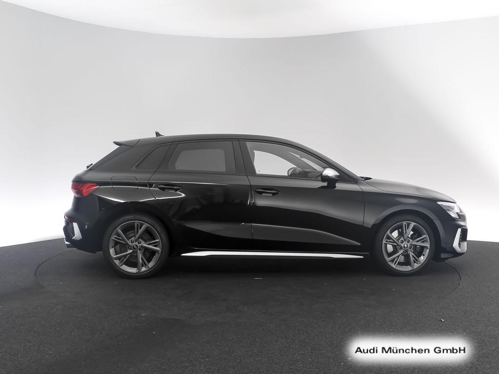 Audi S3 2024 г. Чёрный, пробег 40173 км