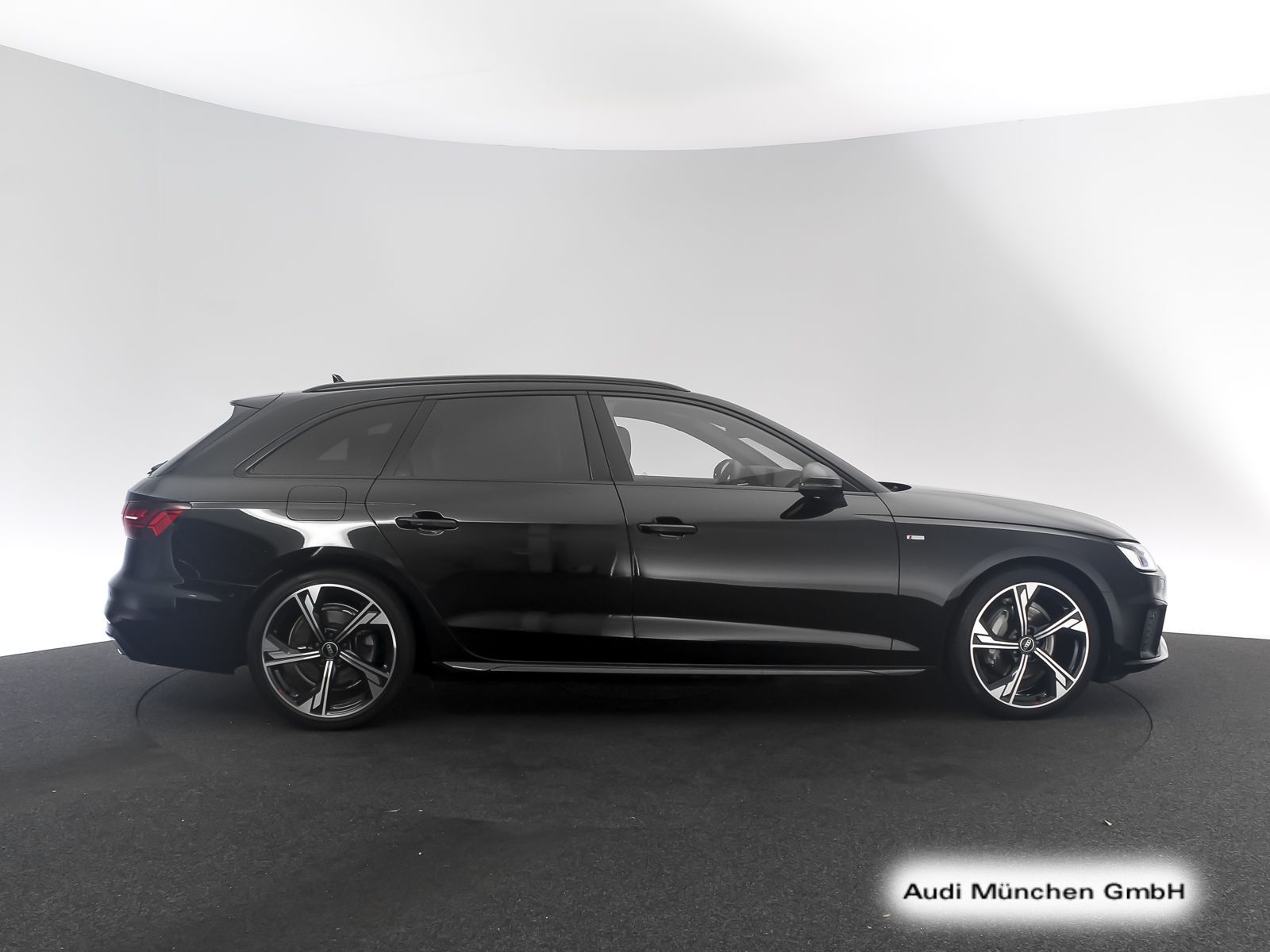 Audi A4 2024 г. Чёрный, пробег 37930 км