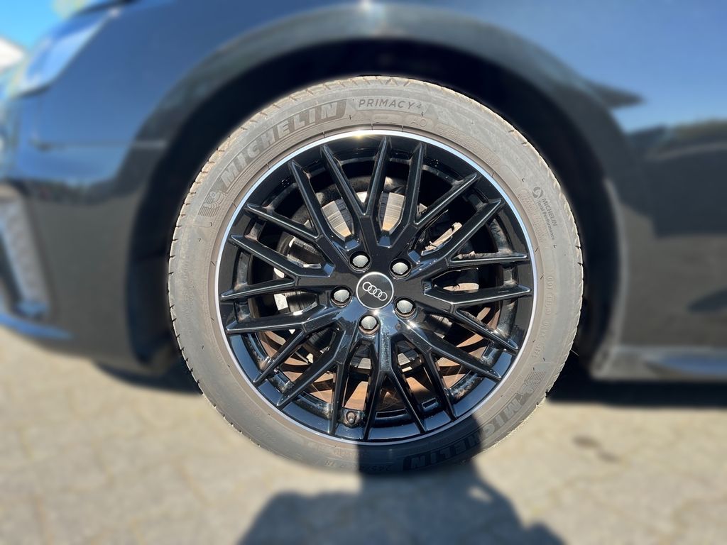 Audi A4 2023 г. Чёрный, пробег 53070 км