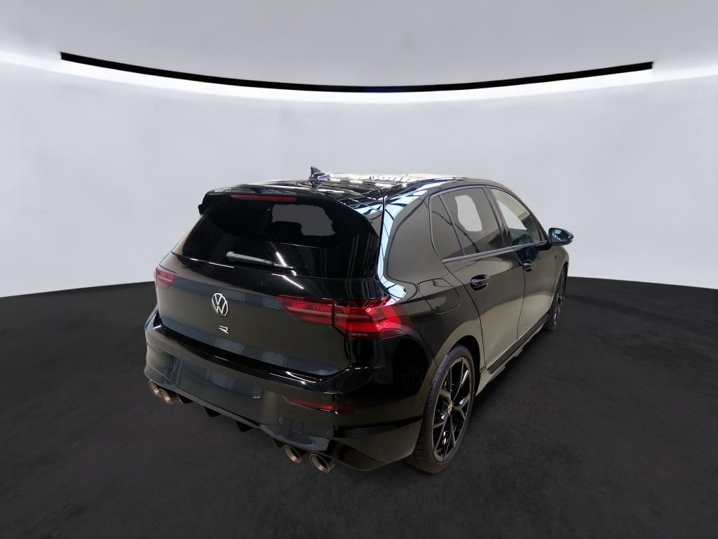 Volkswagen Golf 2024 г. Чёрный, пробег 12829 км