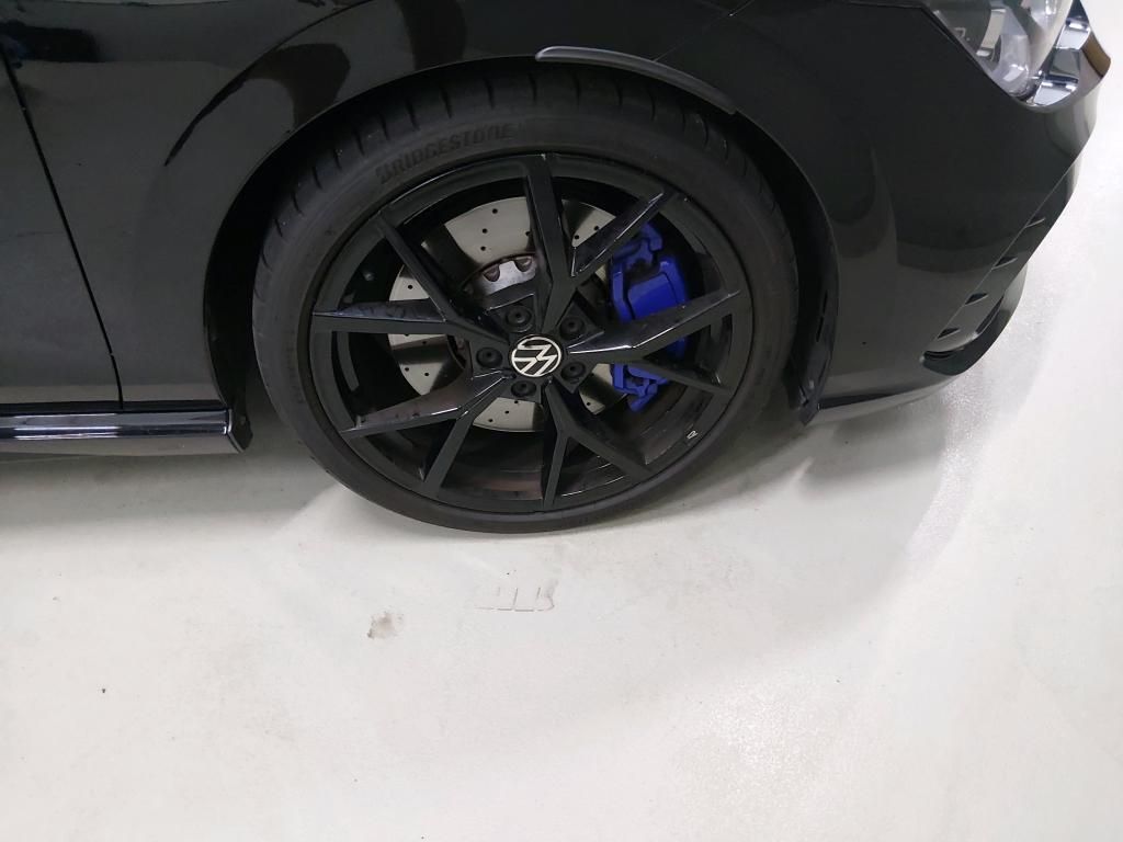 Volkswagen Golf 2024 г. Чёрный, пробег 12829 км