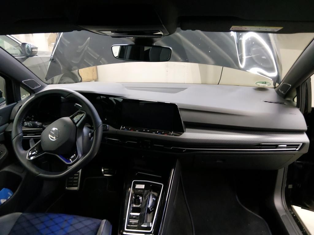 Volkswagen Golf 2024 г. Чёрный, пробег 12829 км