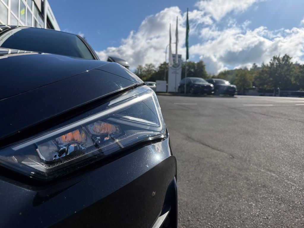 Cupra Leon 2023 г. Чёрный, пробег 47819 км