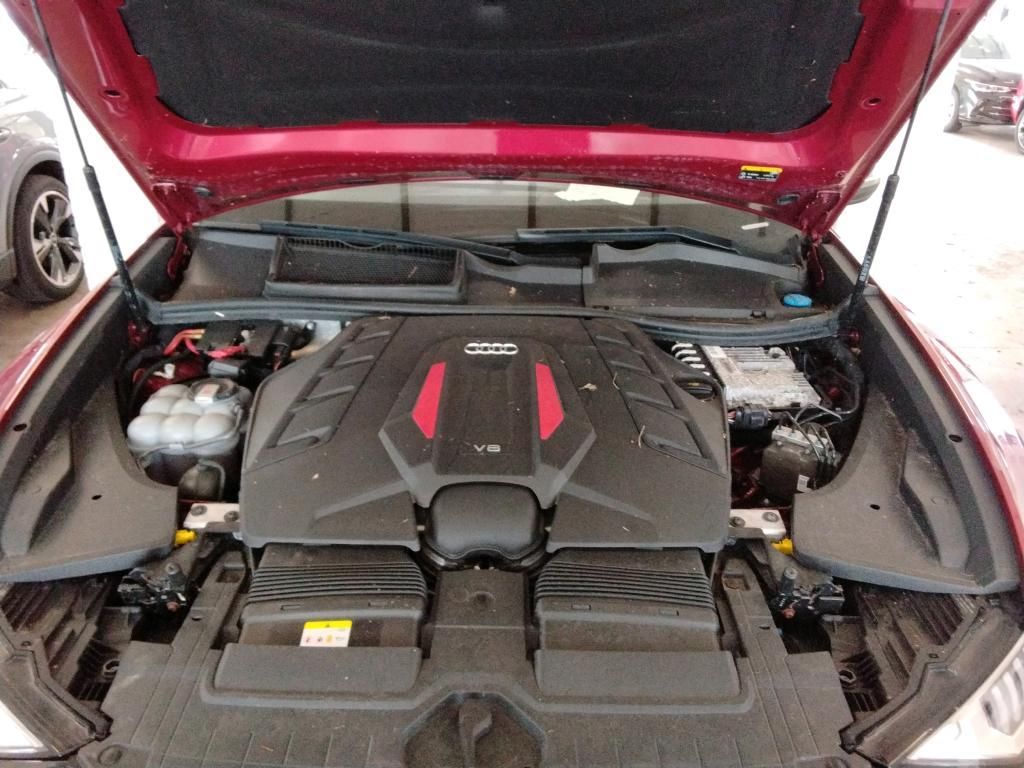 Audi SQ8 2021 г. Красный, пробег 44113 км