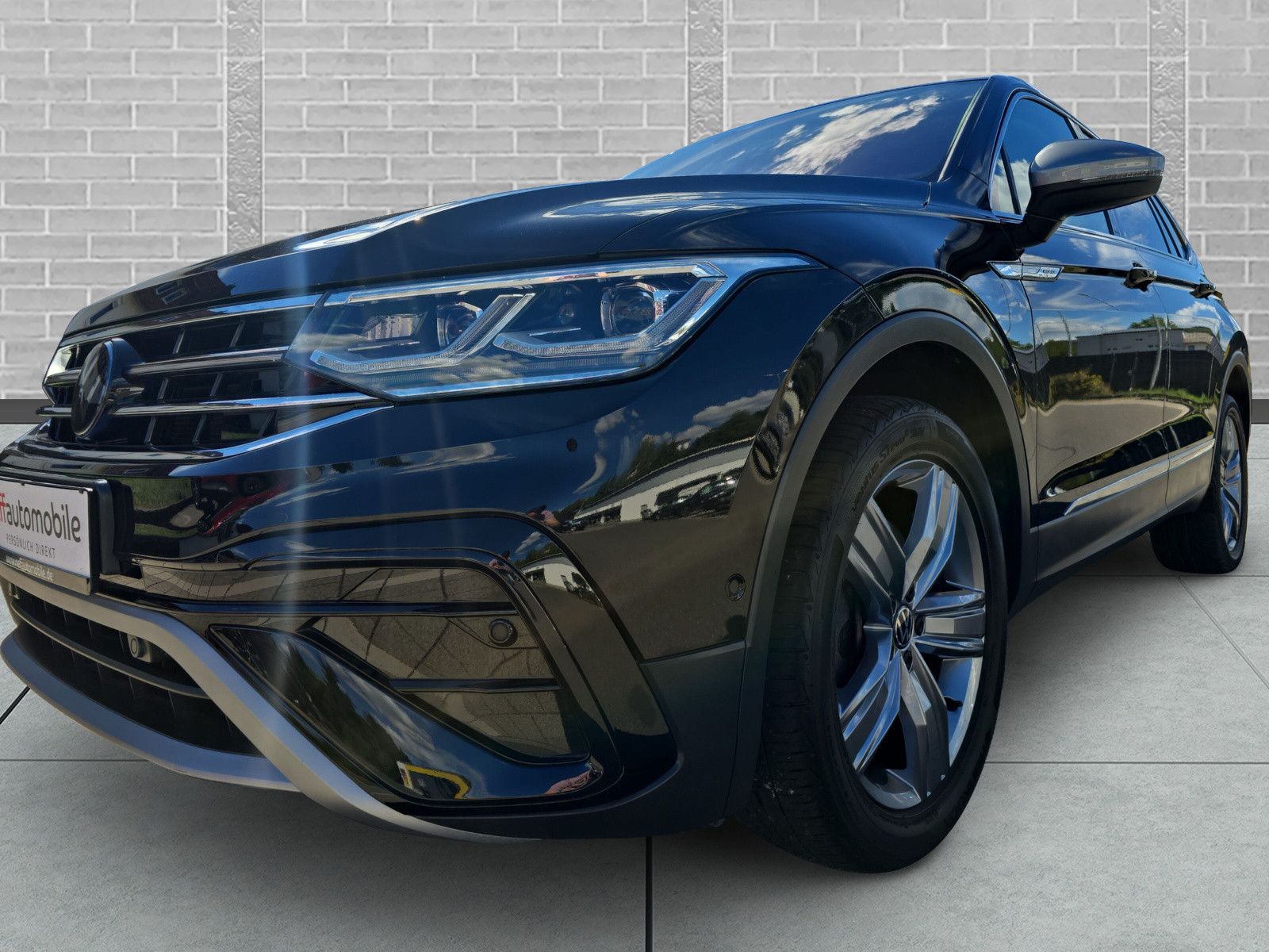 Volkswagen TIGUAN ALLSPACE 2022 г. Чёрный, пробег 48500 км