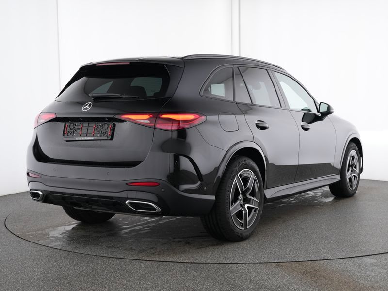 Mercedes-Benz GLC 200 2025 г. Чёрный, пробег 15670 км