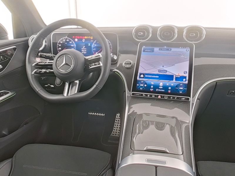 Mercedes-Benz GLC 200 2025 г. Чёрный, пробег 15670 км