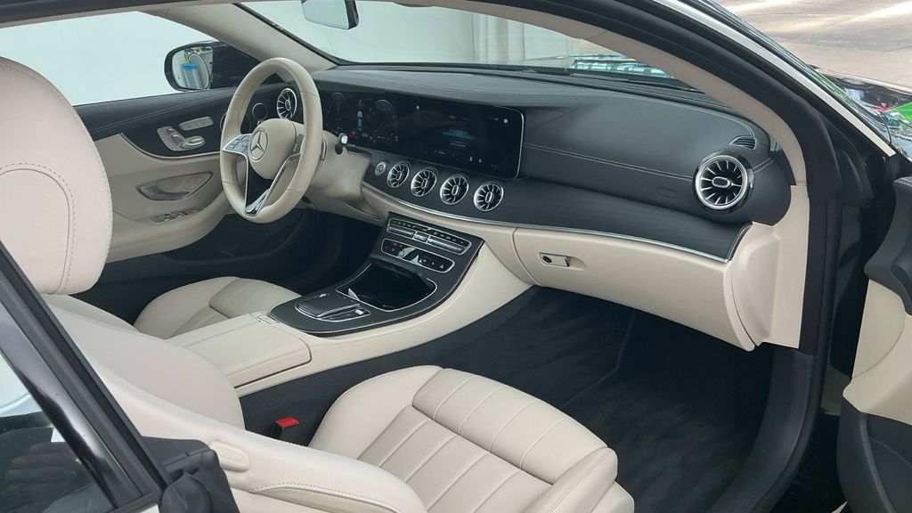 Mercedes-Benz E 300 2021 г. Чёрный, пробег 28124 км