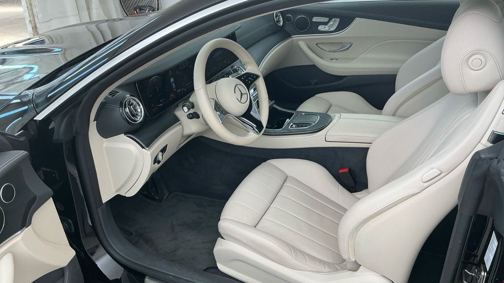 Mercedes-Benz E 300 2021 г. Чёрный, пробег 28124 км