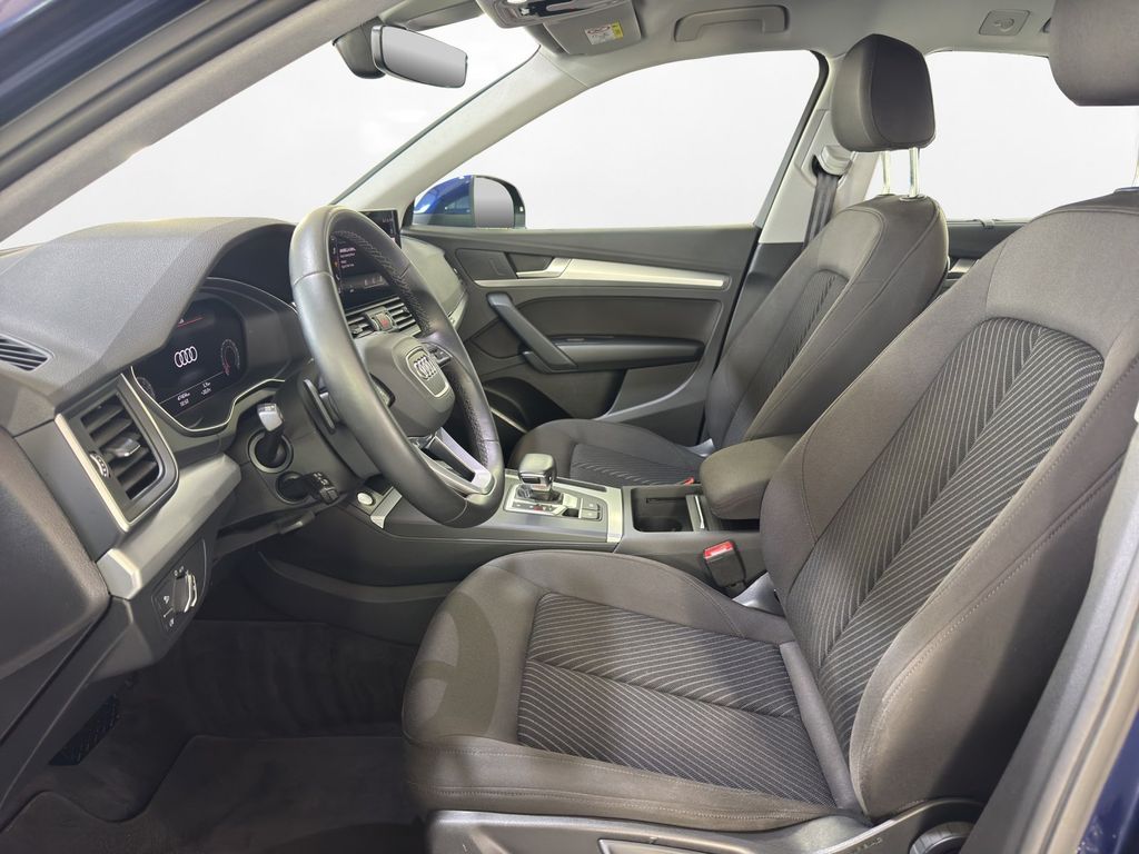 Audi Q5 2023 г. Синий, пробег 47696 км