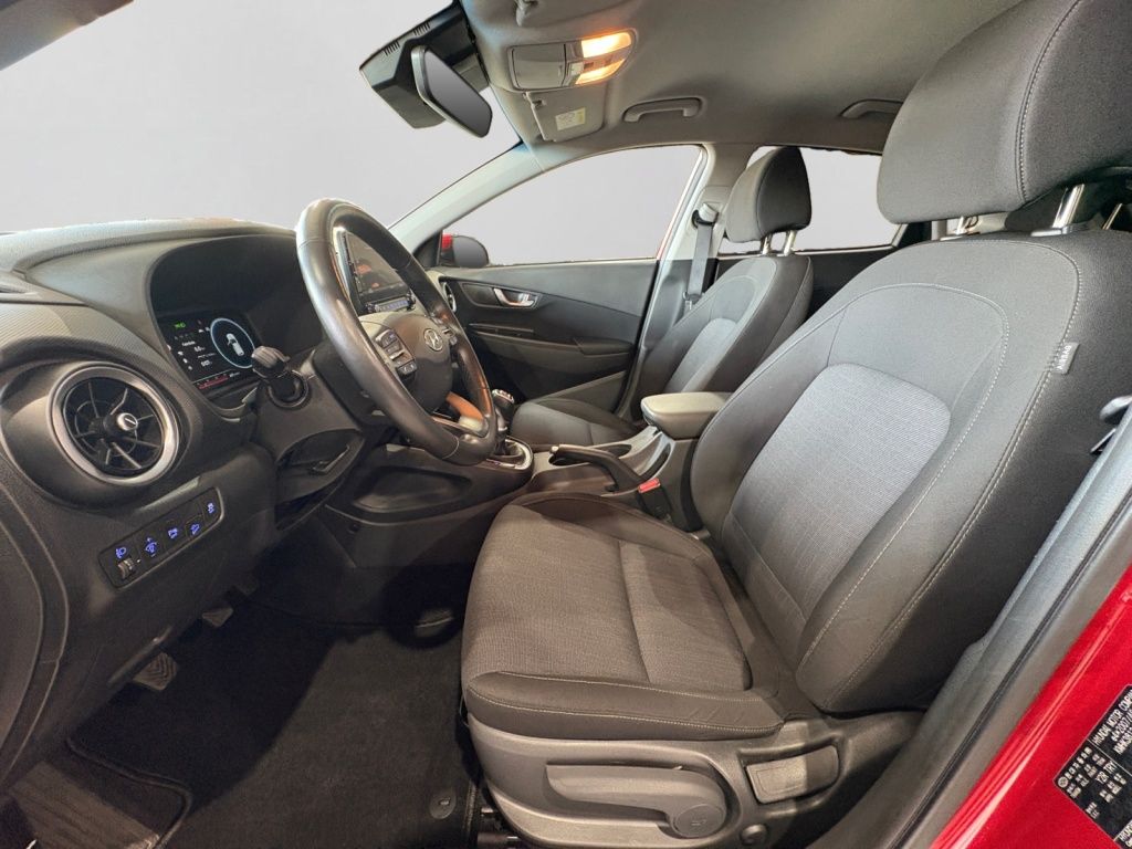 Hyundai Kona 2022 г. Красный, пробег 59160 км