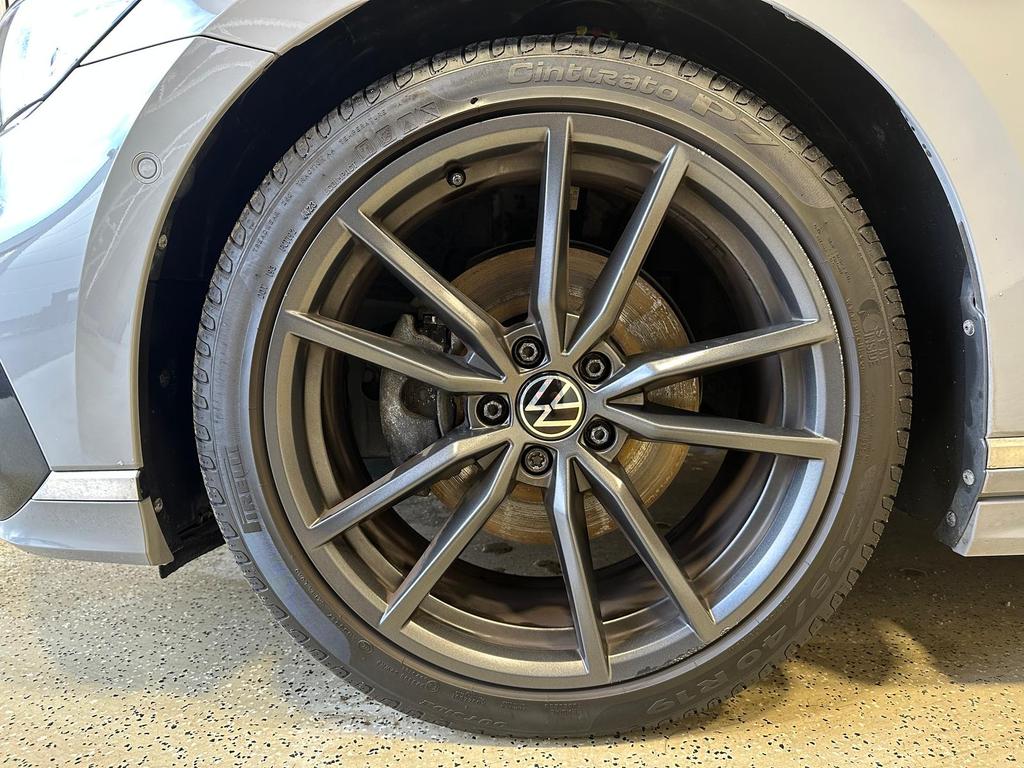 Volkswagen PASSAT VARIANT 2023 г. Серый, пробег 33860 км
