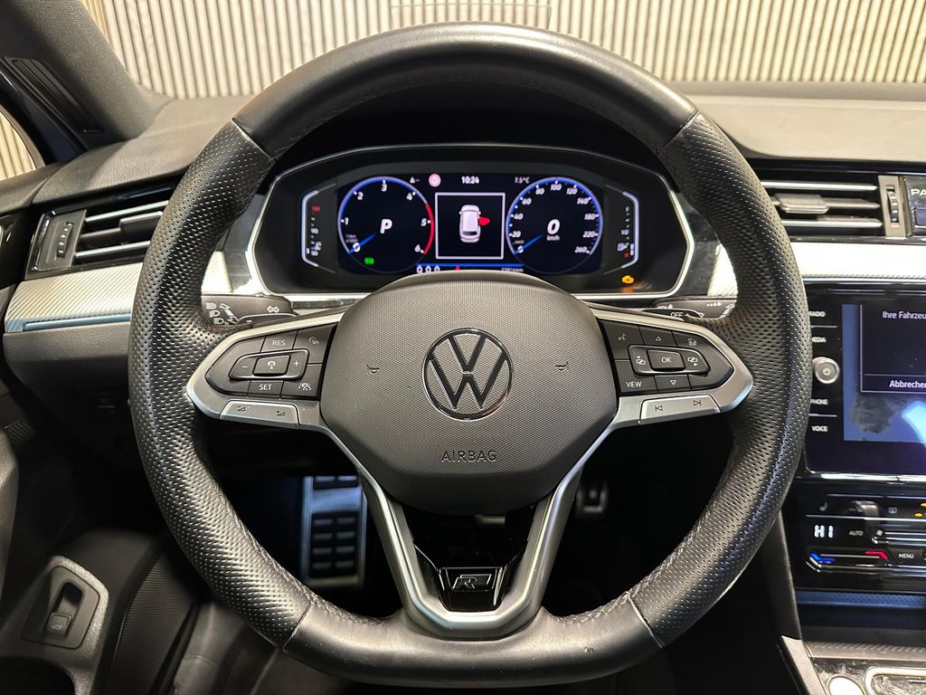 Volkswagen PASSAT VARIANT 2023 г. Серый, пробег 33860 км