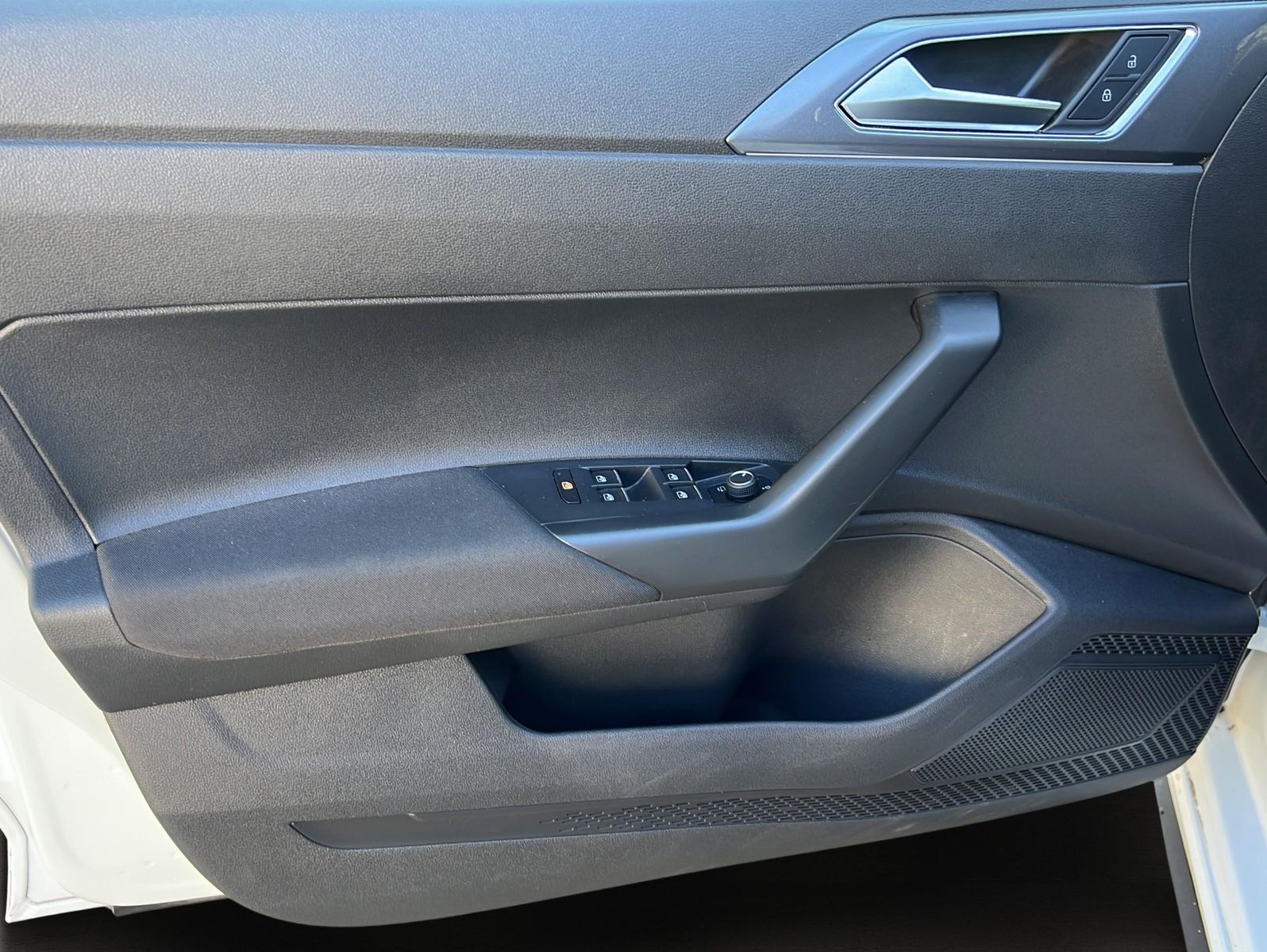 Volkswagen Polo 2025 г. Белый, пробег 25940 км