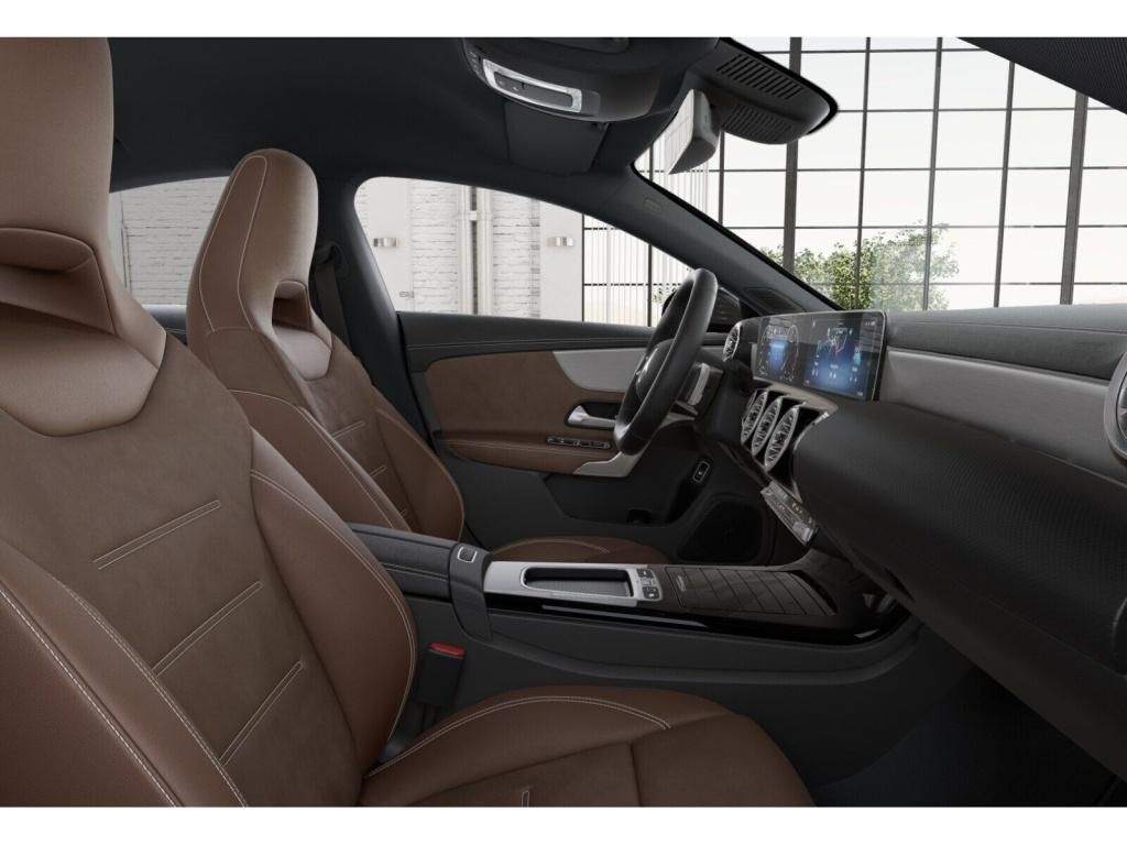 Mercedes-Benz CLA 200 2025 г. Чёрный, пробег 29817 км