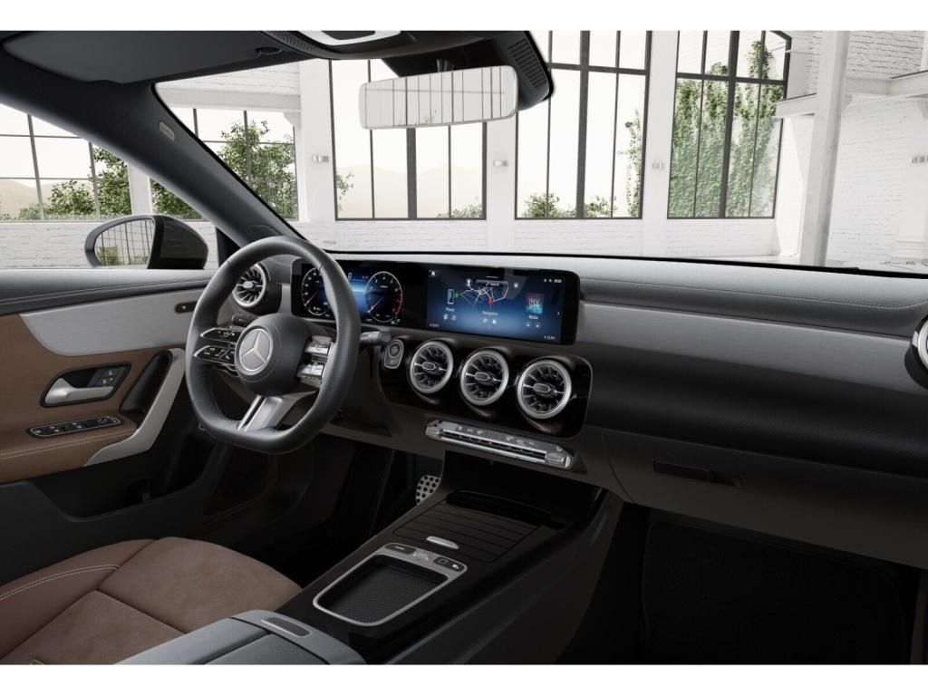 Mercedes-Benz CLA 200 2025 г. Чёрный, пробег 29817 км