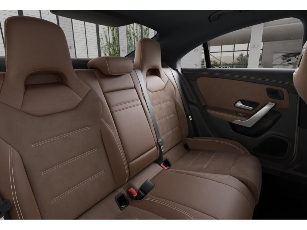 Mercedes-Benz CLA 200 2025 г. Чёрный, пробег 29817 км