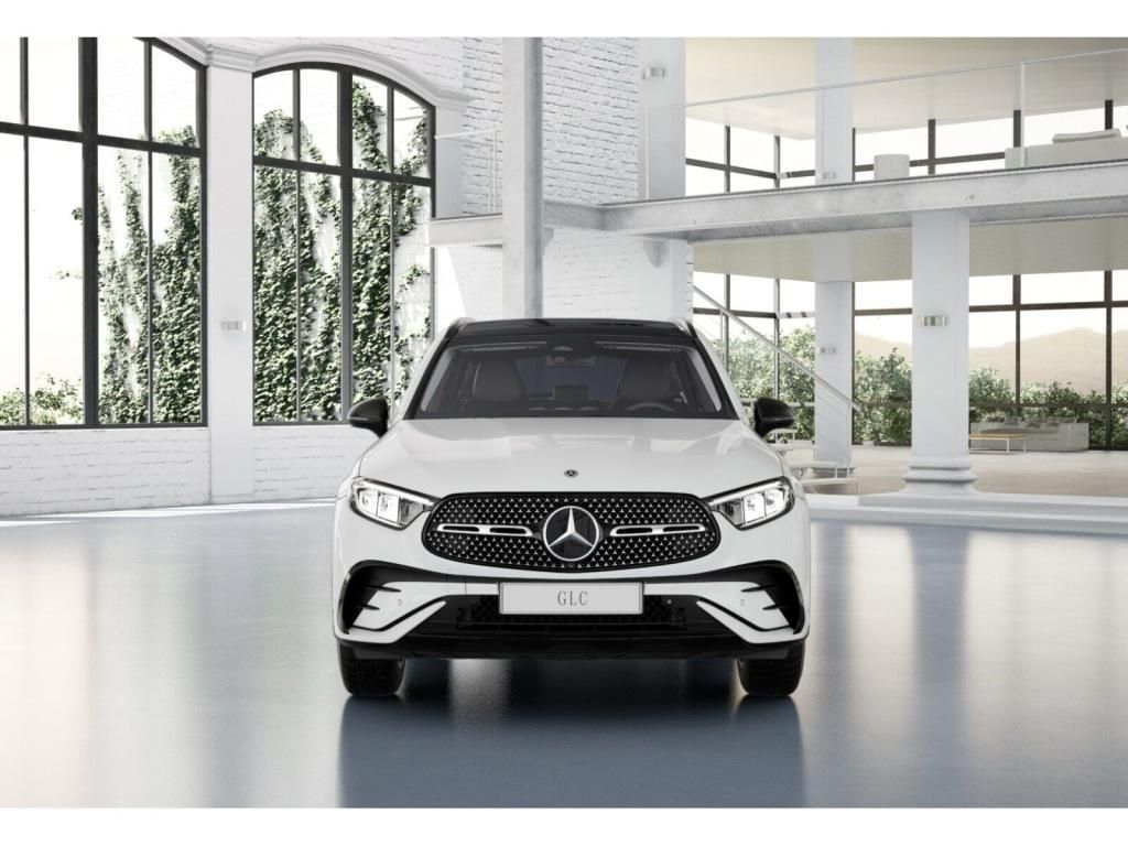 Mercedes-Benz GLC 200 2025 г. Белый, пробег 10866 км