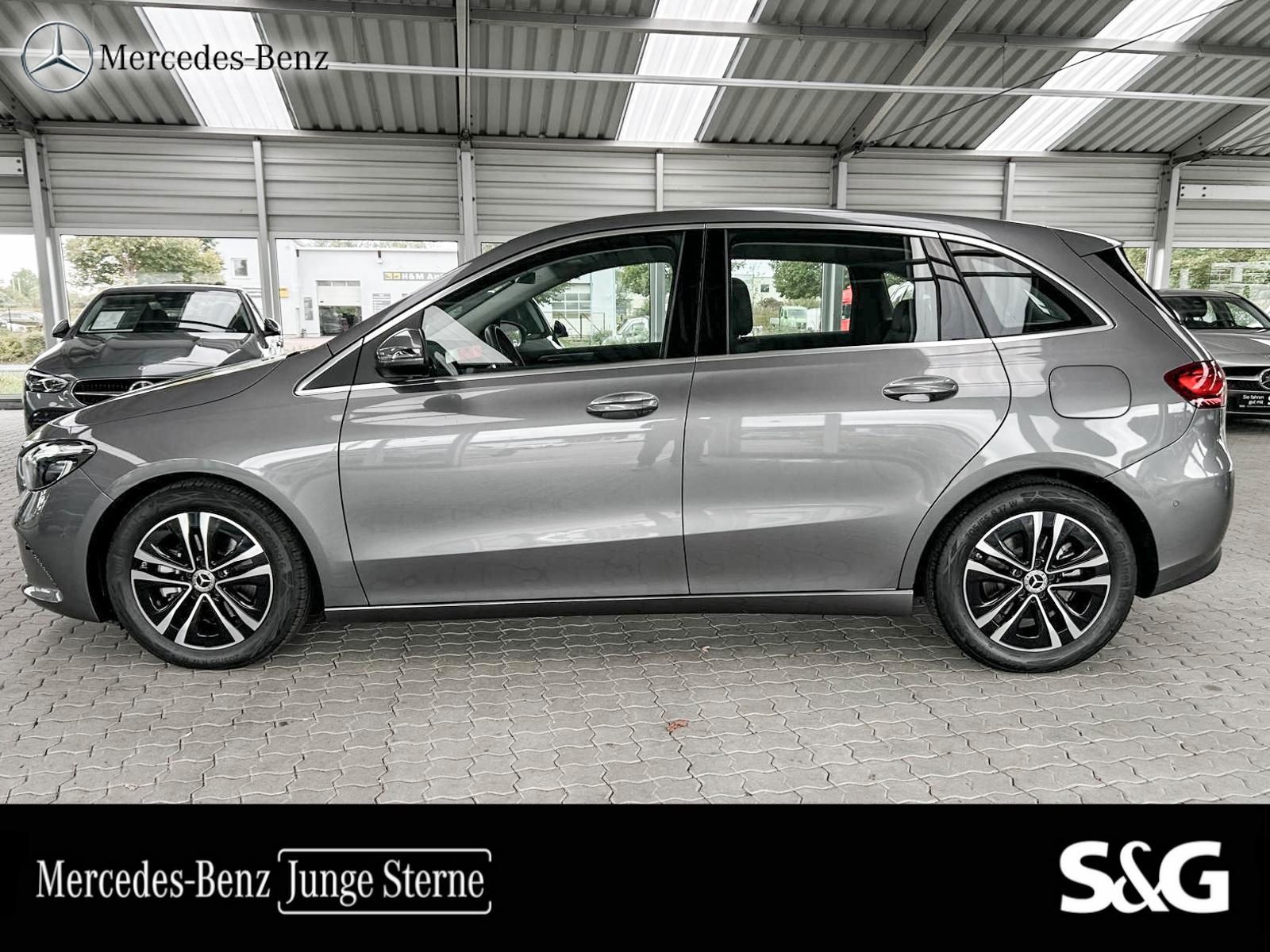 Mercedes-Benz B 200 2023 г. Серый, пробег 21180 км