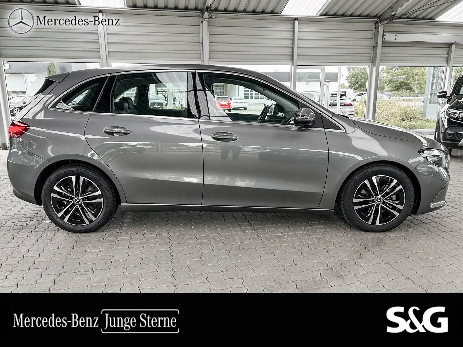 Mercedes-Benz B 200 2023 г. Серый, пробег 21180 км