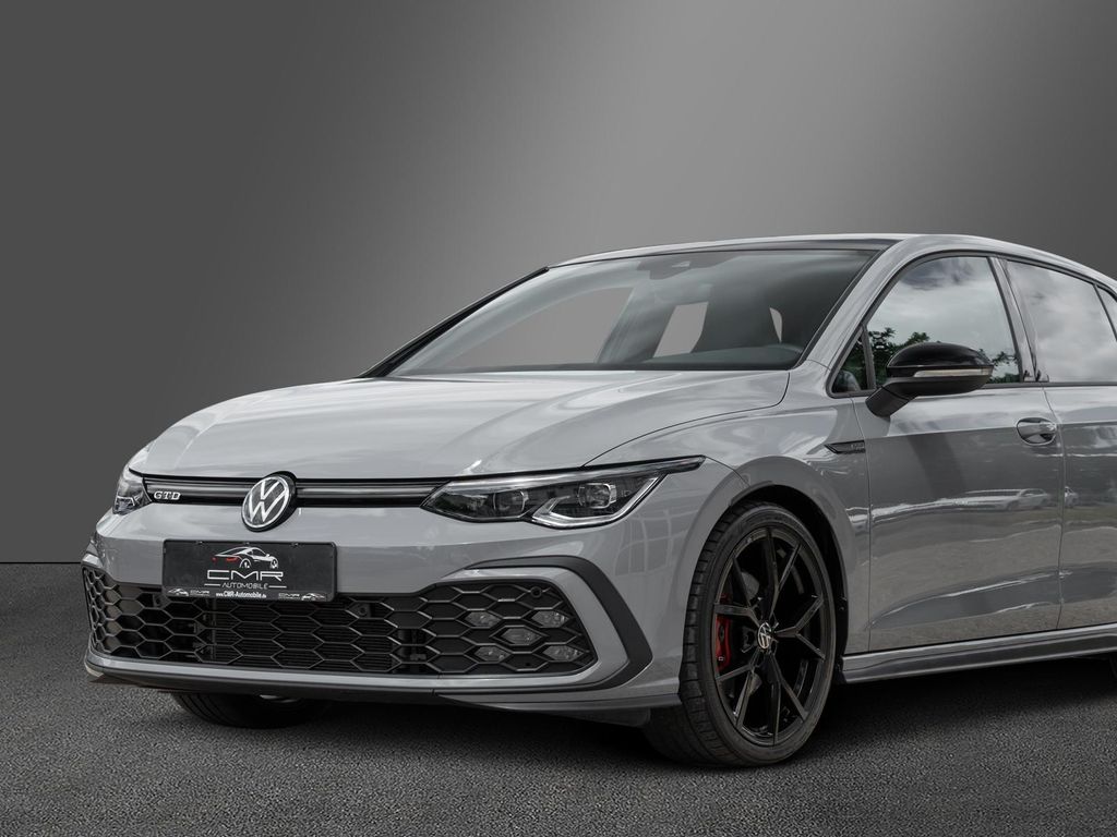 Volkswagen Golf 2024 г. Серый, пробег 50000 км