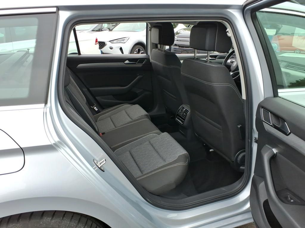 Volkswagen PASSAT VARIANT 2023 г. Серый, пробег 55179 км