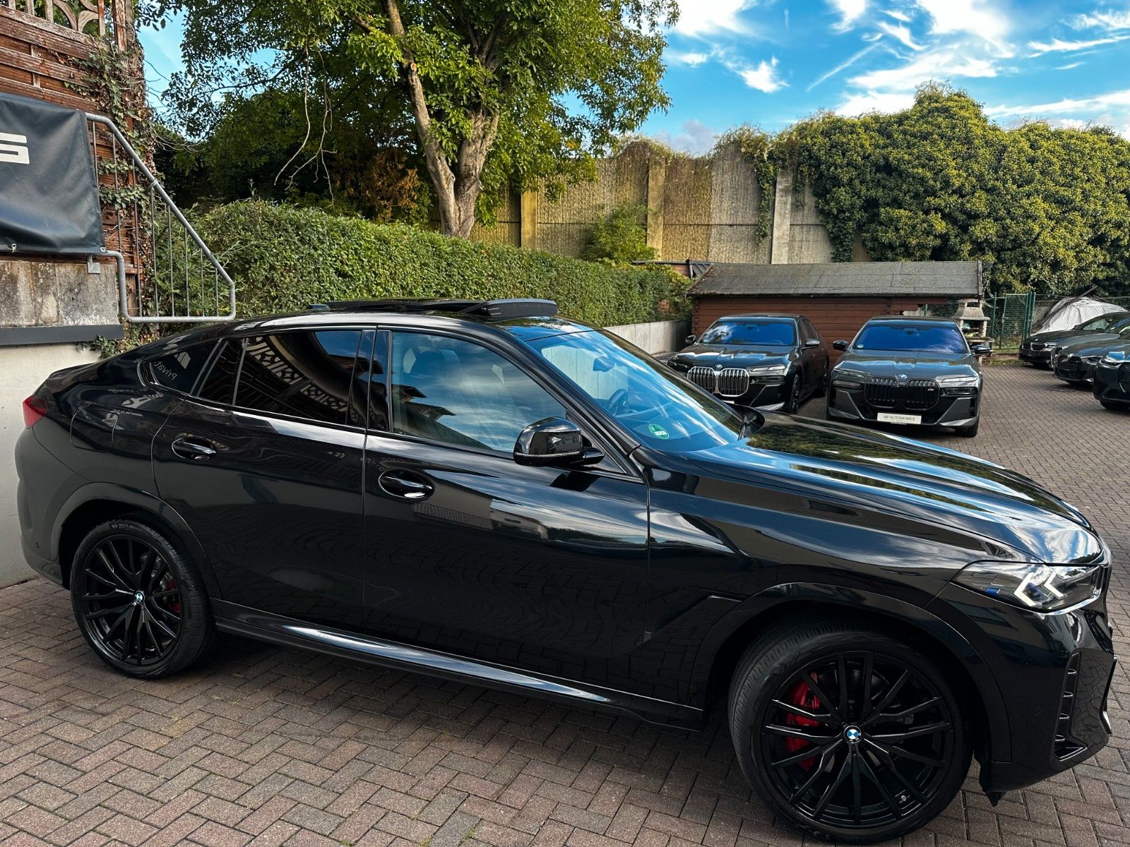 BMW X6 2023 г. Чёрный, пробег 54000 км