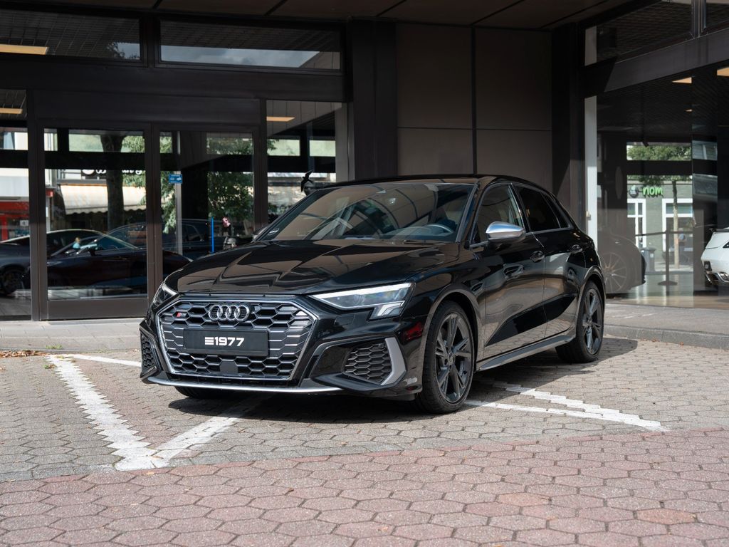 Audi S3 2022 г. Чёрный, пробег 10060 км