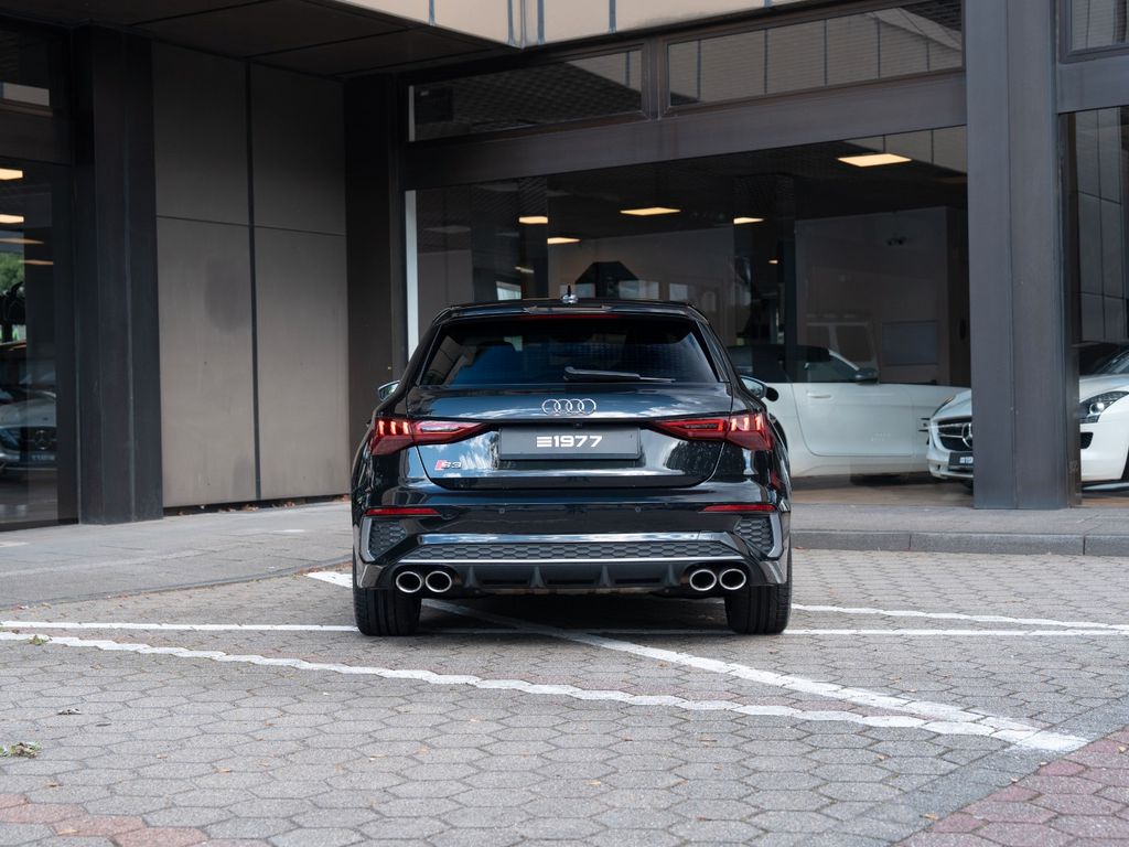 Audi S3 2022 г. Чёрный, пробег 10060 км