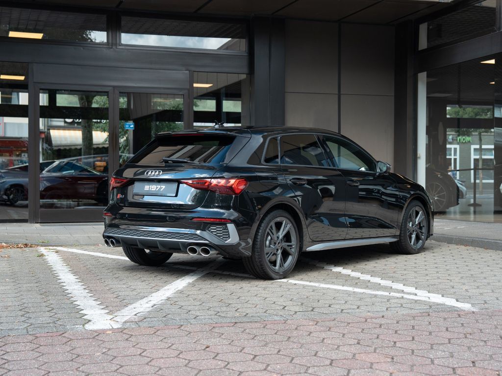 Audi S3 2022 г. Чёрный, пробег 10060 км