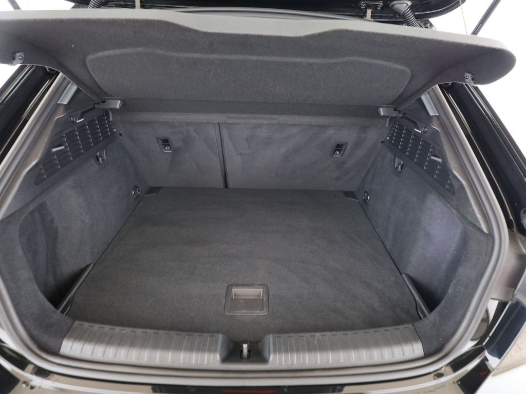 Audi A3 2023 г. Чёрный, пробег 48779 км