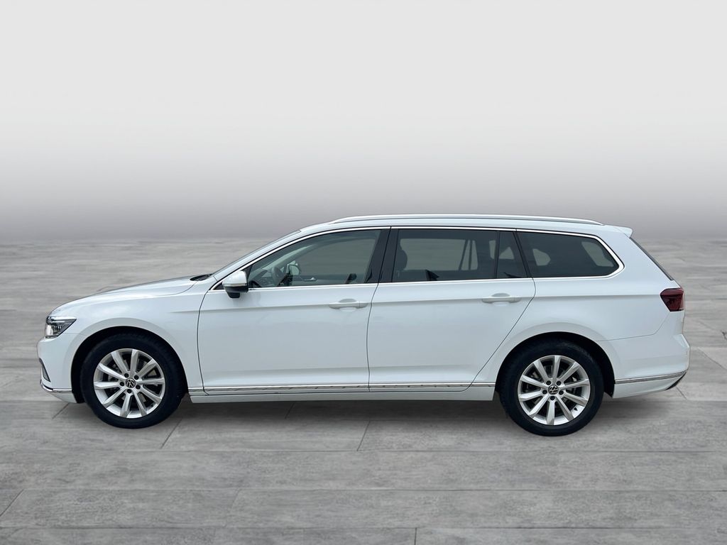 Volkswagen PASSAT VARIANT 2022 г. Белый, пробег 24500 км