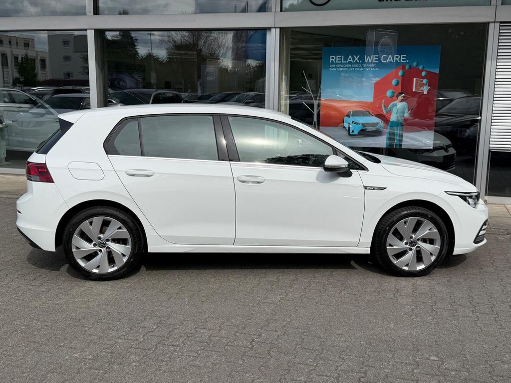 Volkswagen Golf 2024 г. Белый, пробег 39840 км