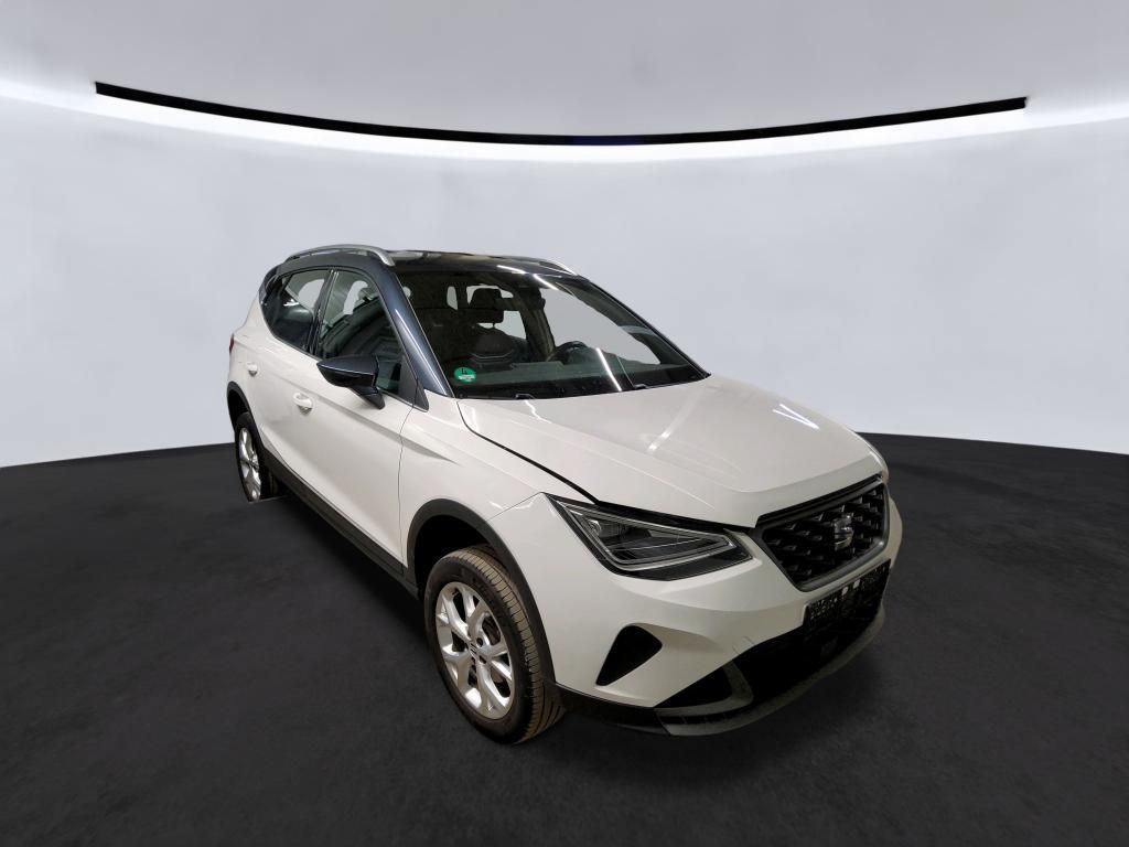 SEAT Arona 2022 г. Белый, пробег 37159 км