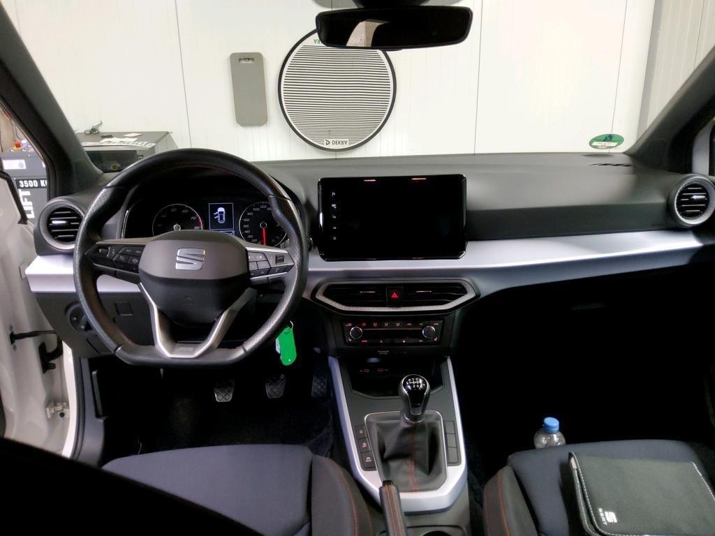 SEAT Arona 2022 г. Белый, пробег 37159 км