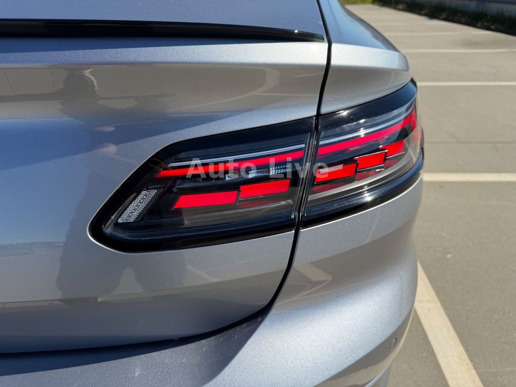Volkswagen Arteon 2023 г. Серебристый, пробег 52300 км