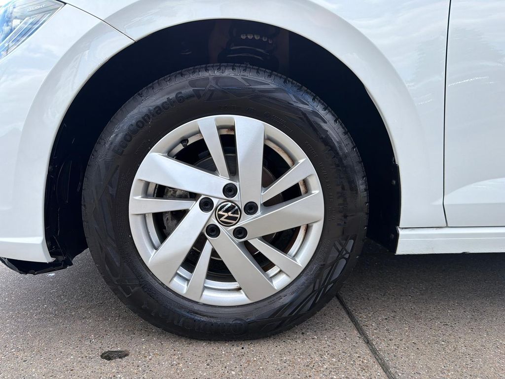 Volkswagen Polo 2022 г. Белый, пробег 58200 км