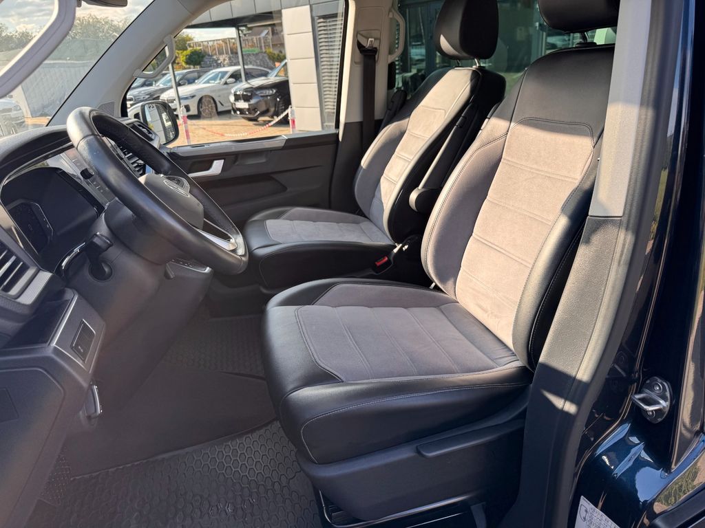 Volkswagen T6 MULTIVAN 2022 г. Синий, пробег 53000 км